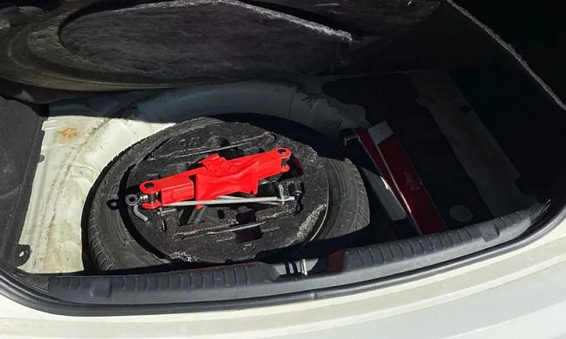 Kia Motors Cerato 1....