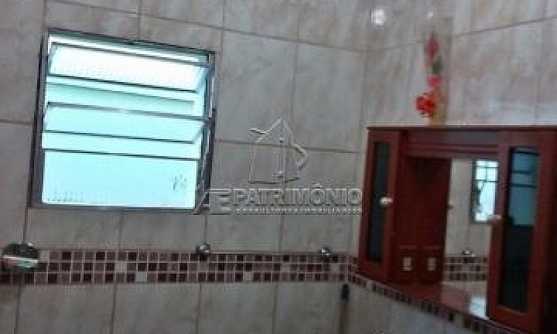 Casa À Venda Com 2 D...