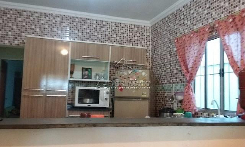 Casa À Venda Com 2 D...