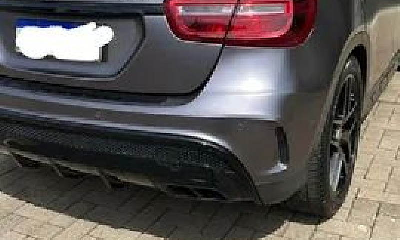 Mercedes Benz Gla 45...
