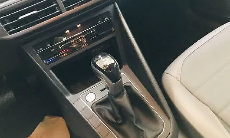 Volkswagen Nivus Hig...