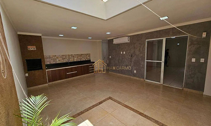 Casa Com 3 Dormitóri...