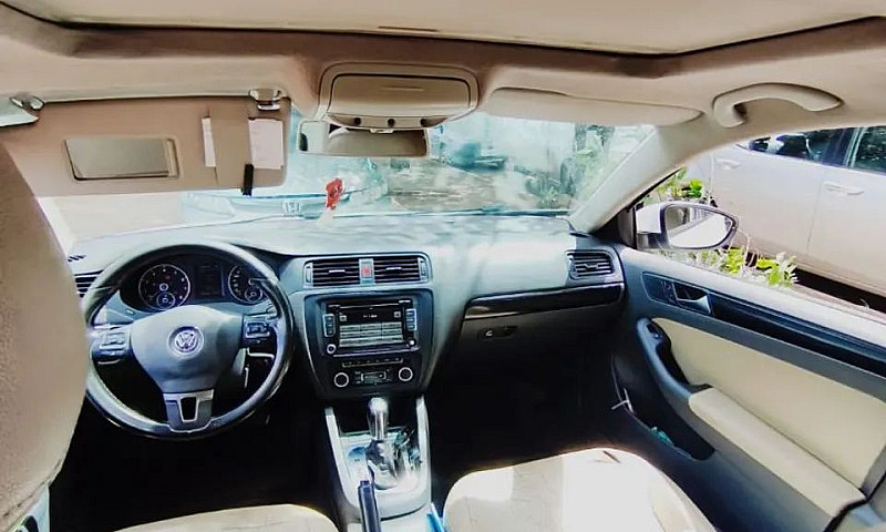 Volkswagen Jetta Com...