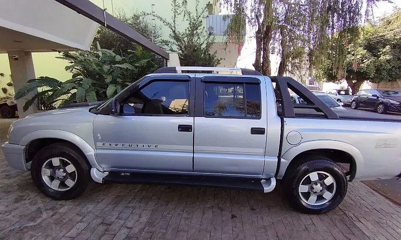 Chevrolet S10 P-Up E...