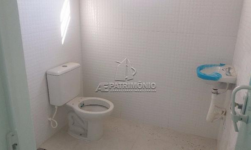 Casa À Venda Com 2 D...