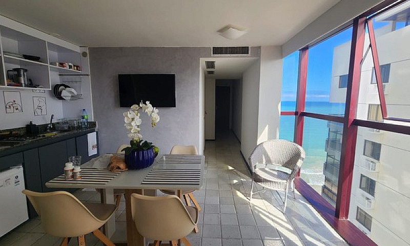 Flat Golden Beach De...
