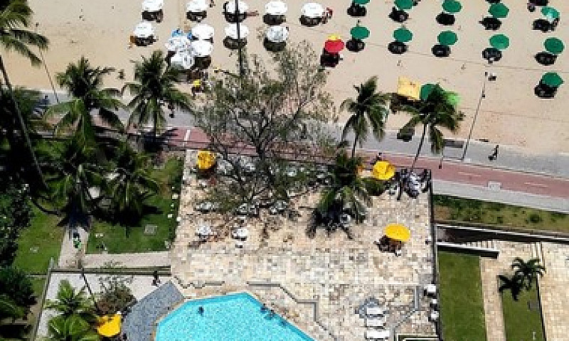 Flat Golden Beach De...