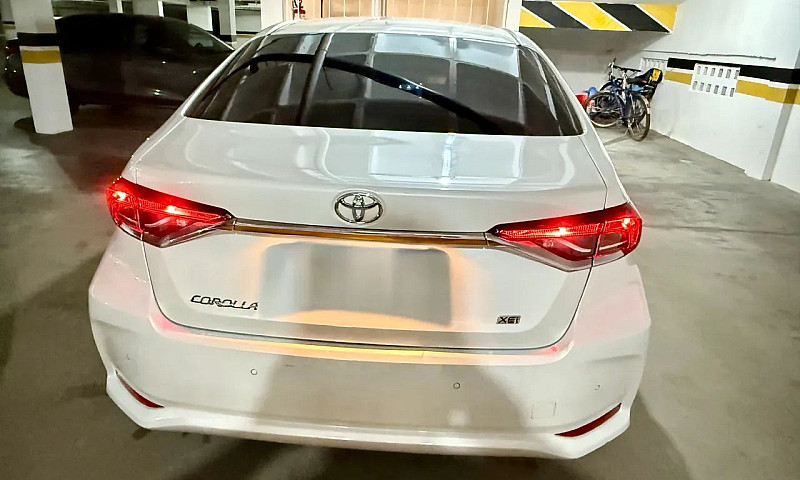 Toyota Corolla Xei 2...
