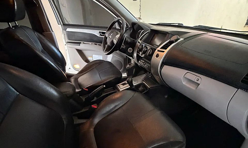 Mitsubishi Pajero Da...