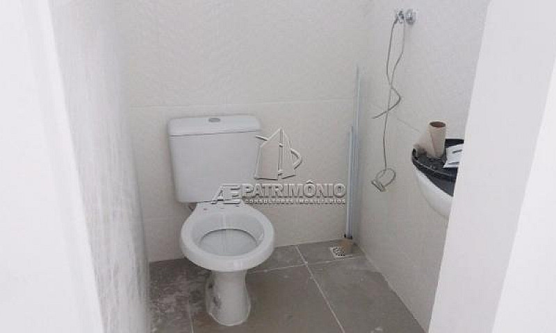 Casa À Venda Com 2 D...