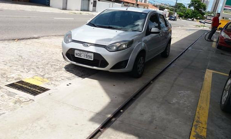 Fiesta Sedan 1.6 201...