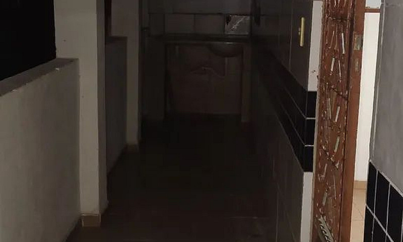 Aluga-Se Casa De Pri...