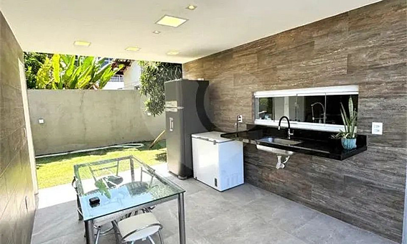 Condomínio Com 4 Qua...