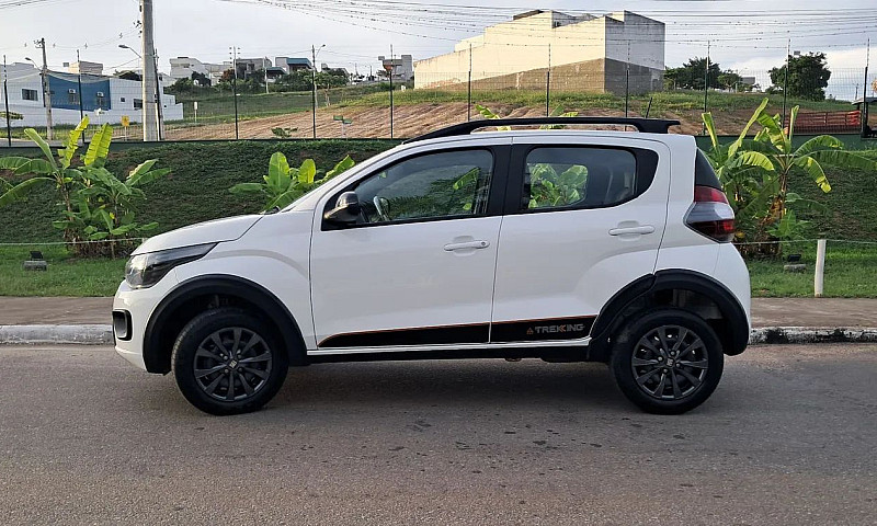 Fiat Mobi Trekking 1...