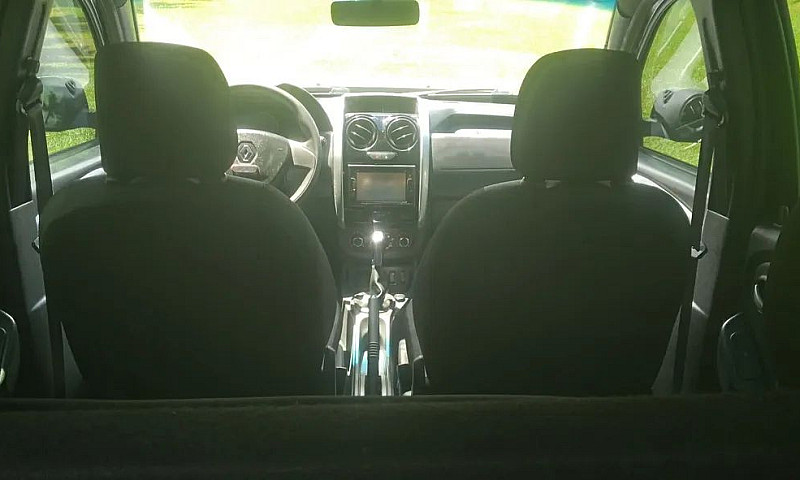 Renault Duster Authe...