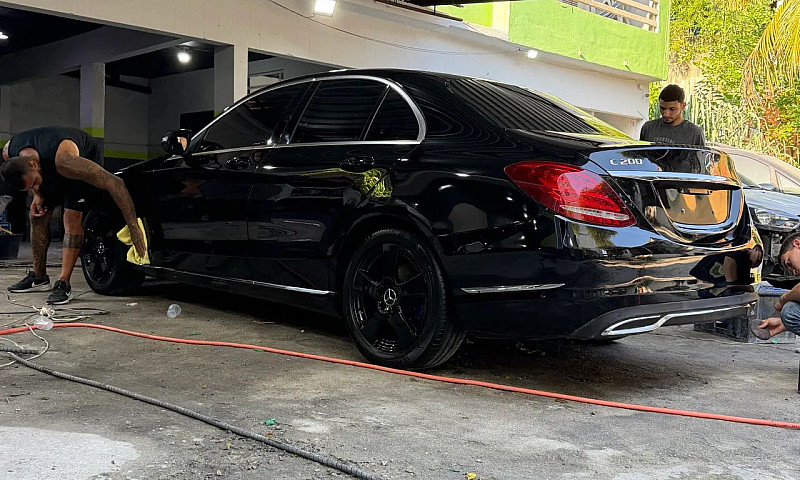 Mercedes-Benz C-200 ...