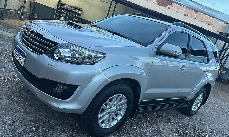 Toyota Hilux Sw4 Srv...