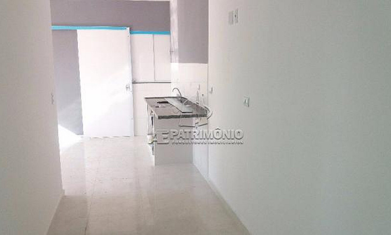 Casa À Venda Com 2 D...