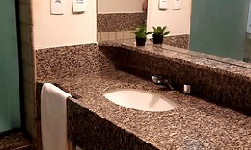 Flat Golden Beach De...