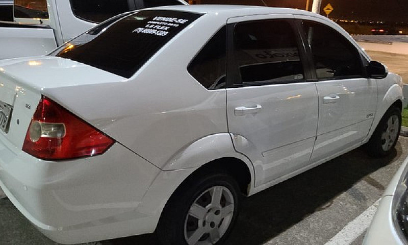 Fiesta Sedan 1.6 Zet...