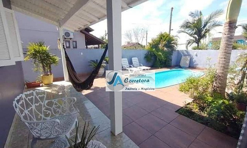 Casa Com 3 Dormitóri...