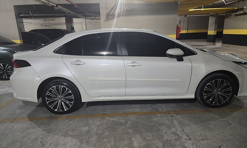Corolla Altis Premiu...
