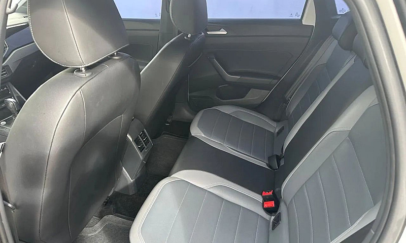 Volkswagen Nivus Hig...