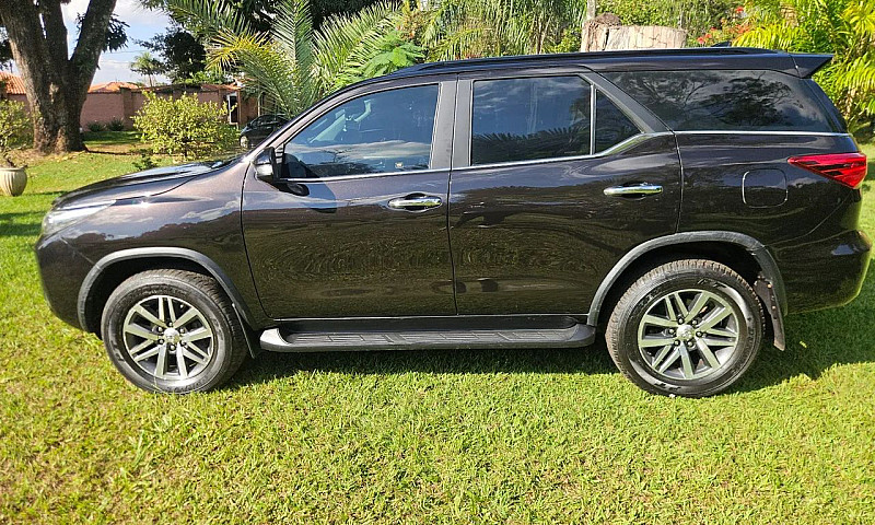 Toyota Hilux Sw4 Srx...