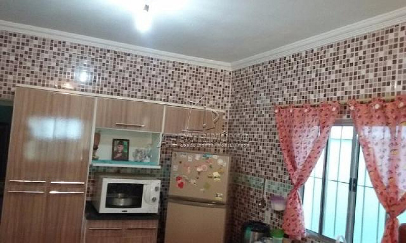 Casa À Venda Com 2 D...