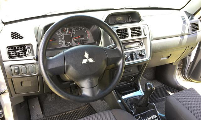 Mitsubishi Pajero Tr...