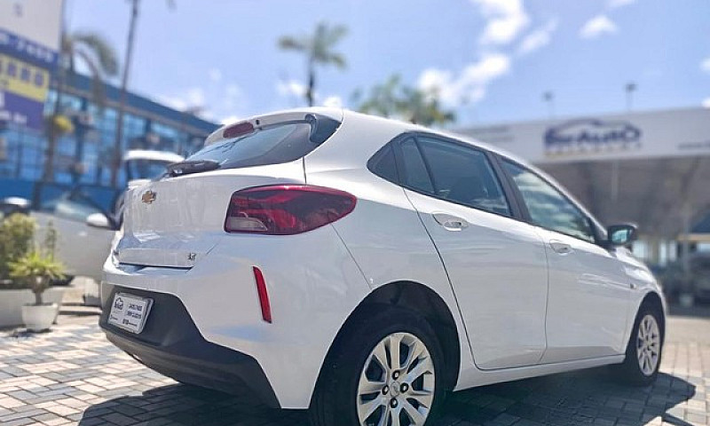 Chevrolet Onix Hatch...