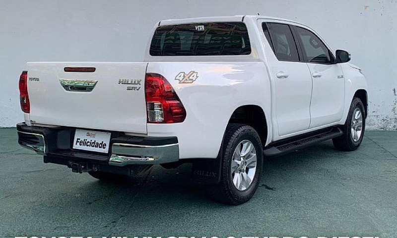Toyota Hilux Srv 2.8...