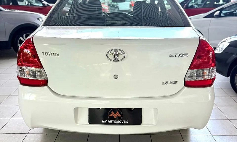 Toyota Etios Xs Seda...