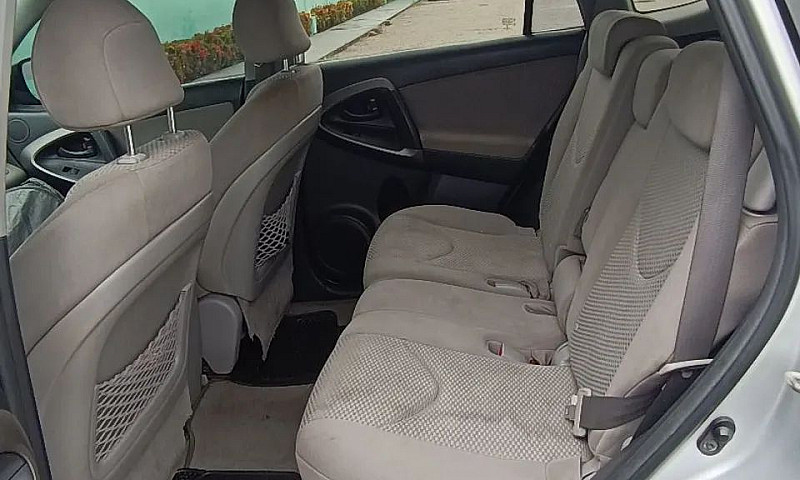 Toyota Rav4 2011 - A...