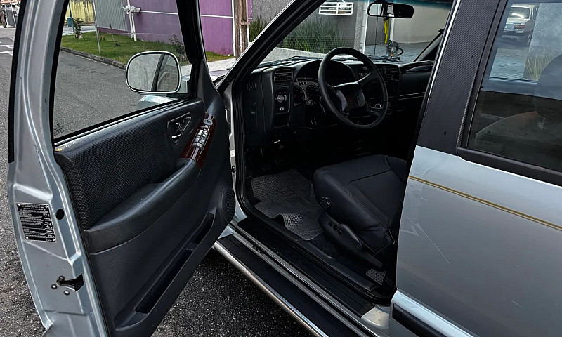 Chevrolet S10 Pick-U...