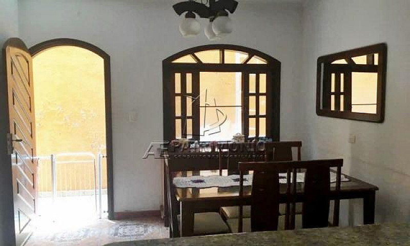 Casa De Condomínio P...