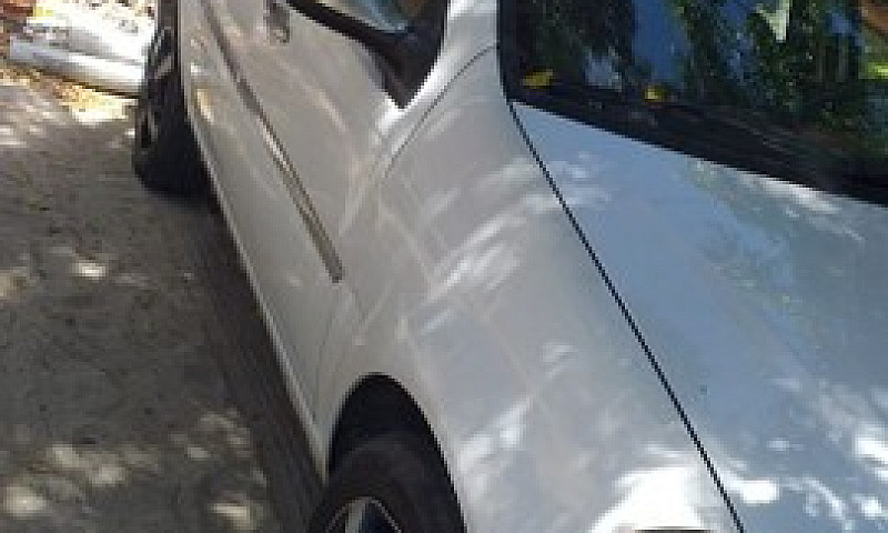 Vendo Carro Siena 1....