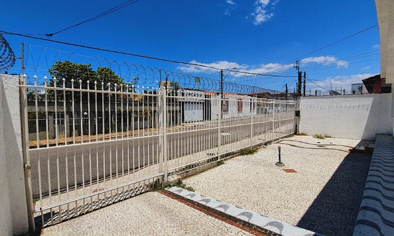 810M² Excelente Casa...