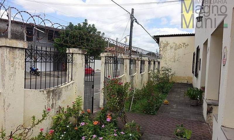 Casa Com 3 Dormitóri...