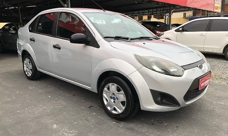 Ford/Fiesta Sedan 1....