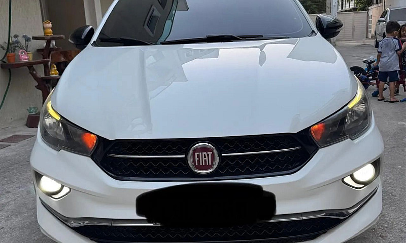 Fiat Cronos 1.8 Auto...