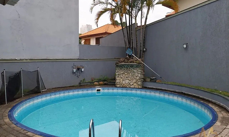 Casa Com 4 Dormitóri...