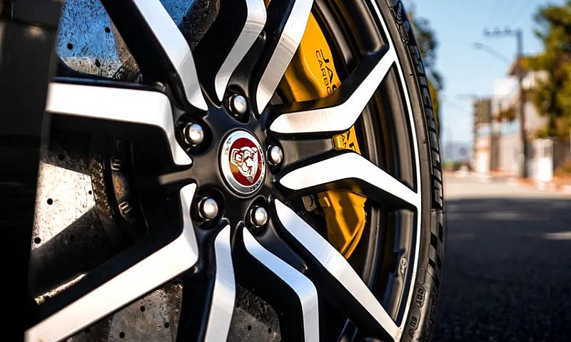 Jaguar F-Type Svr Aw...