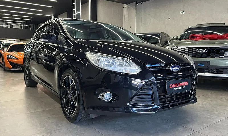 Ford Focus Sedan 2.0...