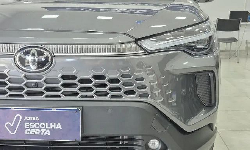 Toyota Corolla Cross...