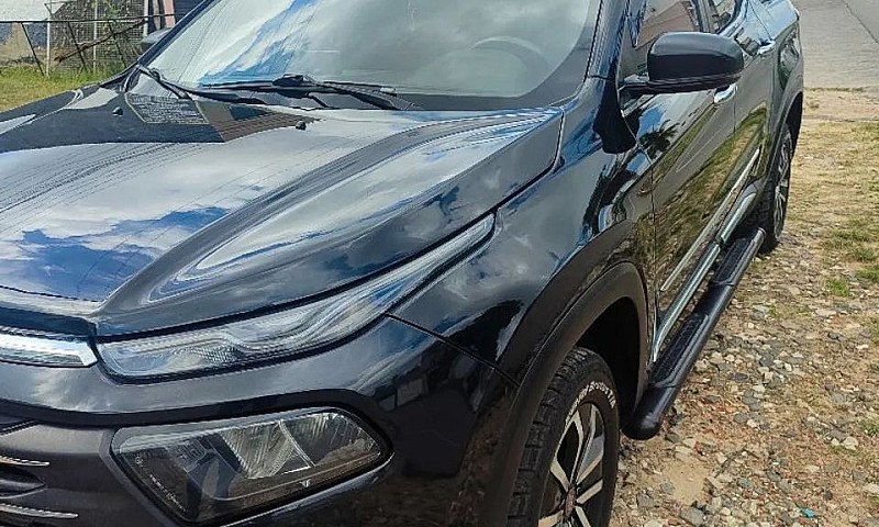 Fiat Toro Freedom 1....