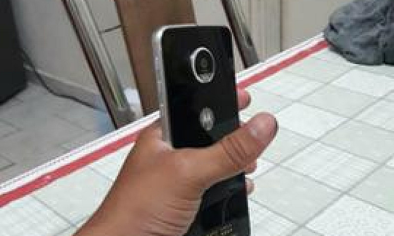 Moto Z Play...