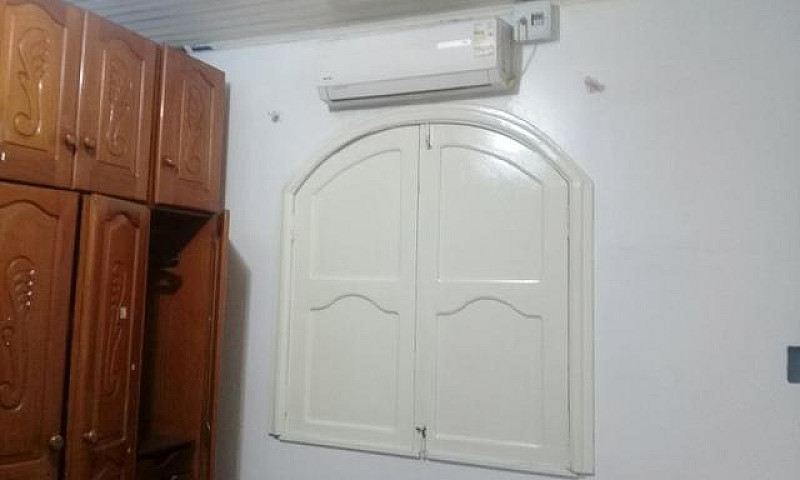 Linda Casa No Bairro...