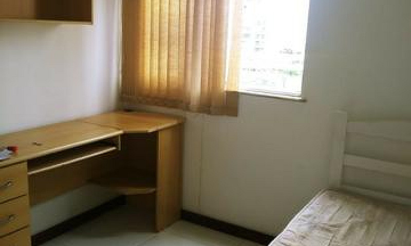 Quarto Na Paralela...