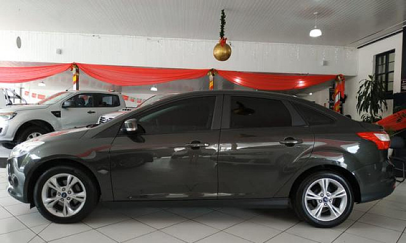 Ford Focus Sedan S 2...